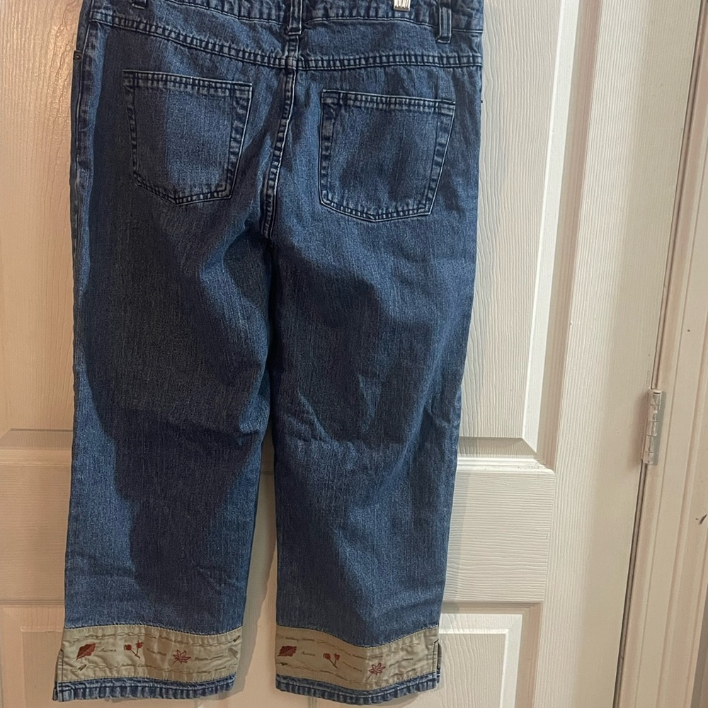 Stylish Blue Embroidered Cropped Jeans - Picture 5 of 6
